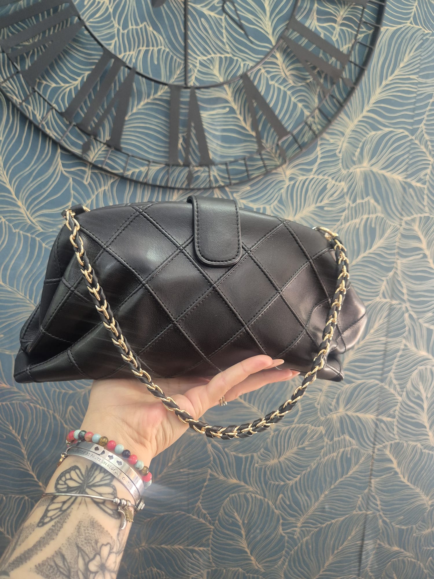 clutch black
